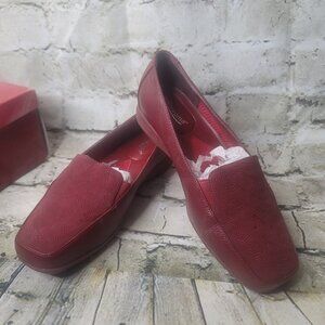 Mushrooms Womans Loafer Red Size 6.5 W Leather Slip On E3B 14